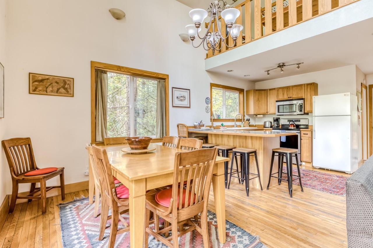 Wildwood Cabin Welches Экстерьер фото